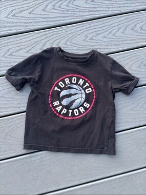 Toronto Raptors T-shirt, size 4-5T